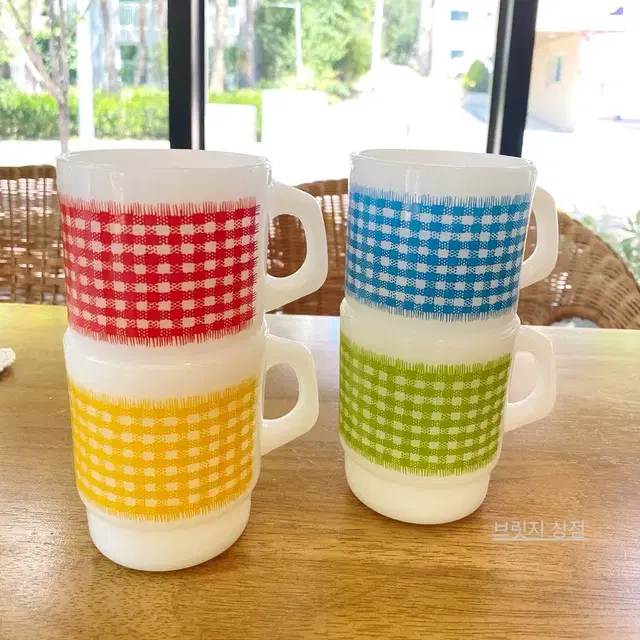 빈티지 파이어킹 깅엄체크 머그 king gingham milkglass