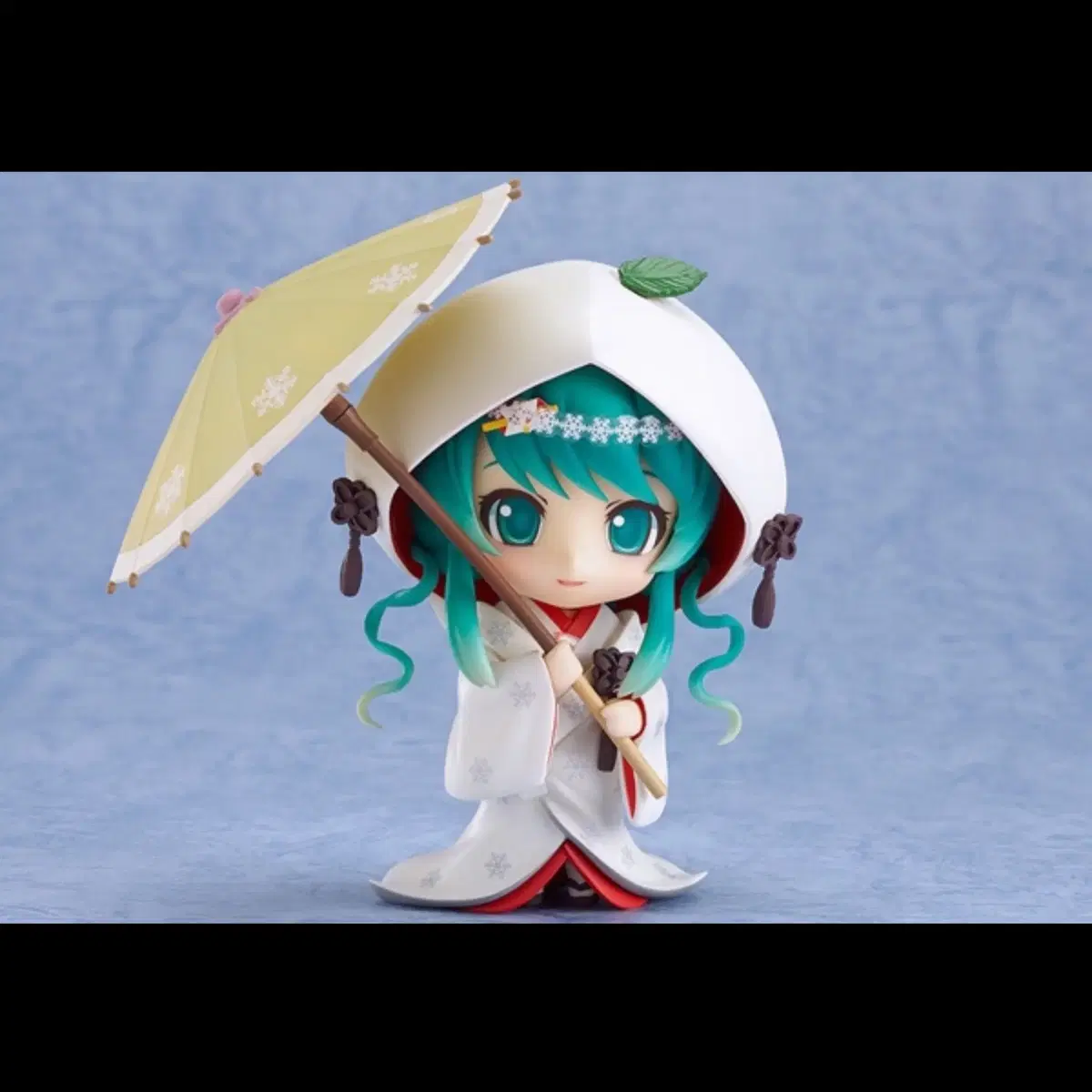 An unsealed Nendoroid Hatsunemiku Yukimiku Strawberry White Mugu ver.