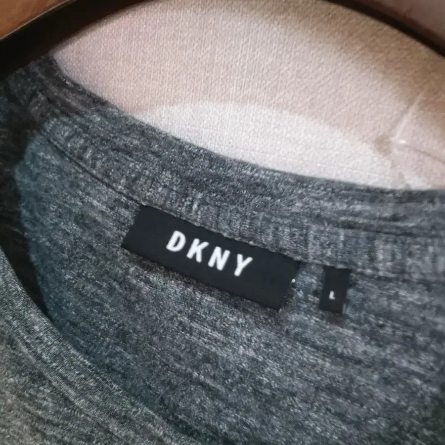 DKNY  디테일  남성반팔  슬림L