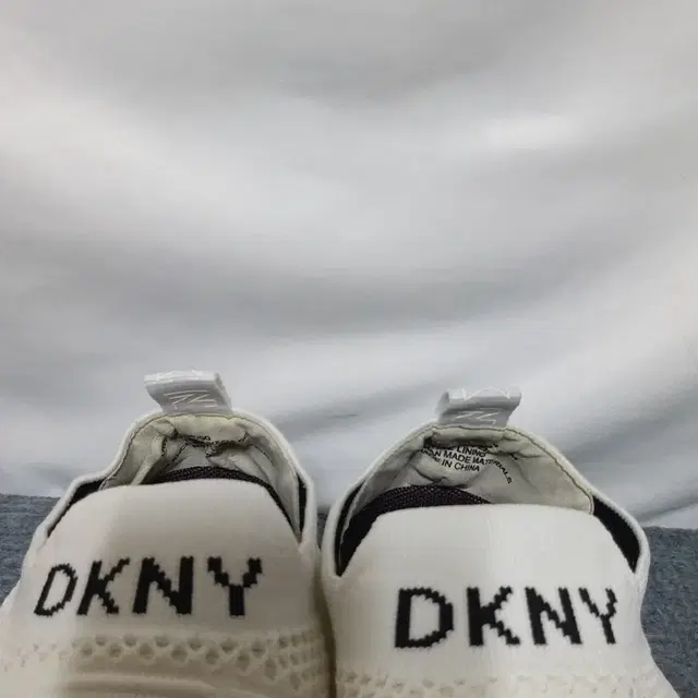 245mm DKNY 도나카란뉴욕 니트 슬립온