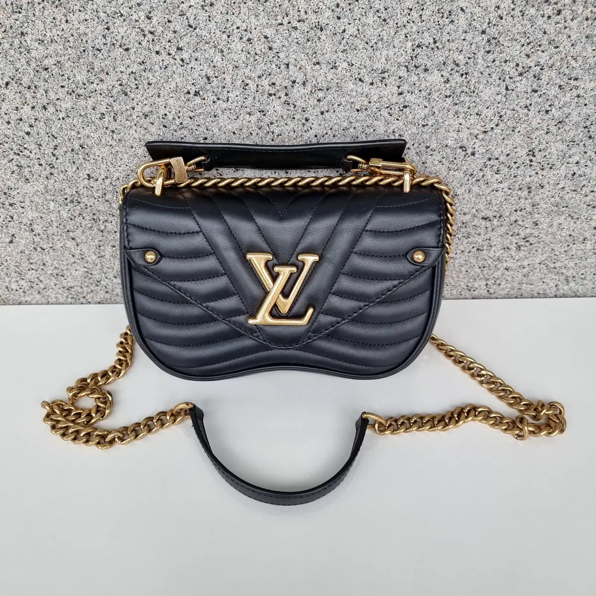 루이비통 Louis Vuitton 뉴웨이브 PM 블랙