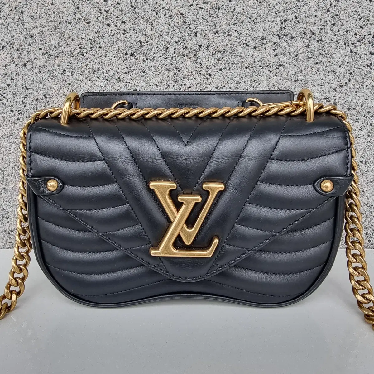 루이비통 Louis Vuitton 뉴웨이브 PM 블랙