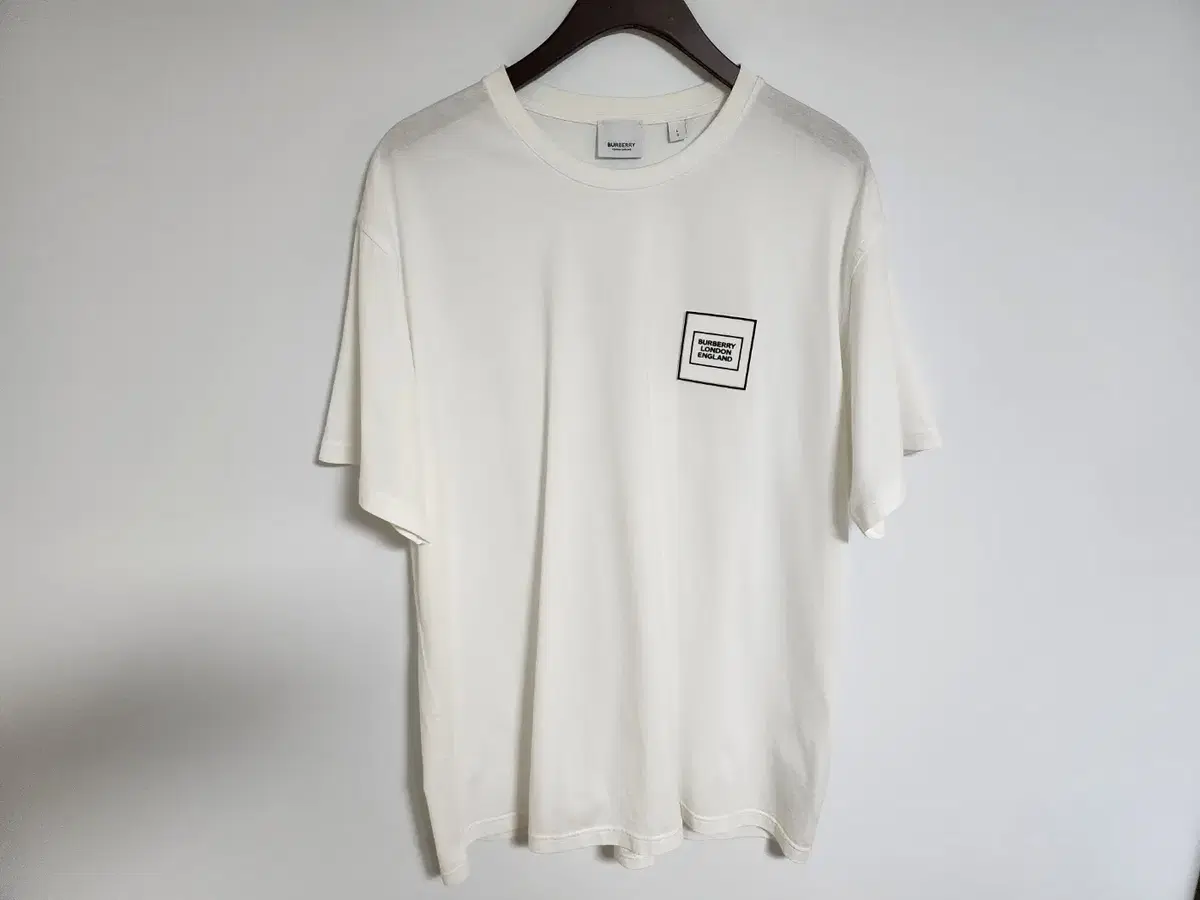 [L] Burberry London England Logo Short Sleeve T-shirt 8028945