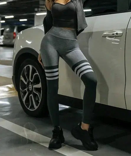 Abe Long Over Seamless 9-Part Leggings / Size Small / Dark Grey