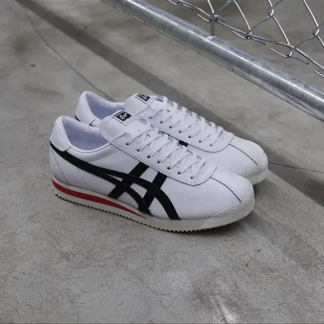 ONITSUKA TIGER CORSAIR