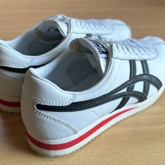 ONITSUKA TIGER CORSAIR