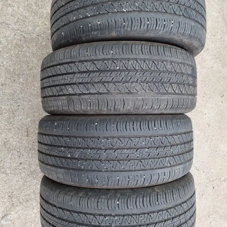 225/45R18 콘티넨탈 중고타이어 한대분 판매