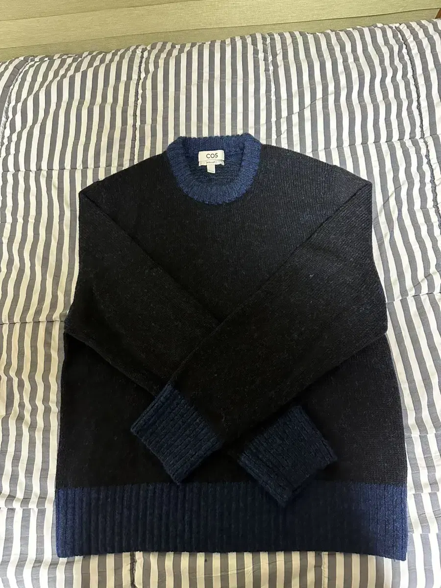 COS Regular Fit Sweater bloo L