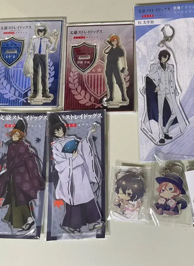 Dazai Chuuya AGF Police, Marui Yin Yangsa, Anikuji acrylic set