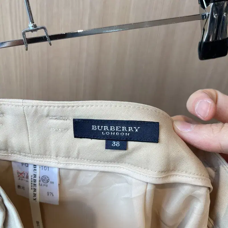 BURBERRY 버버리 슬랙스 28 HS00122