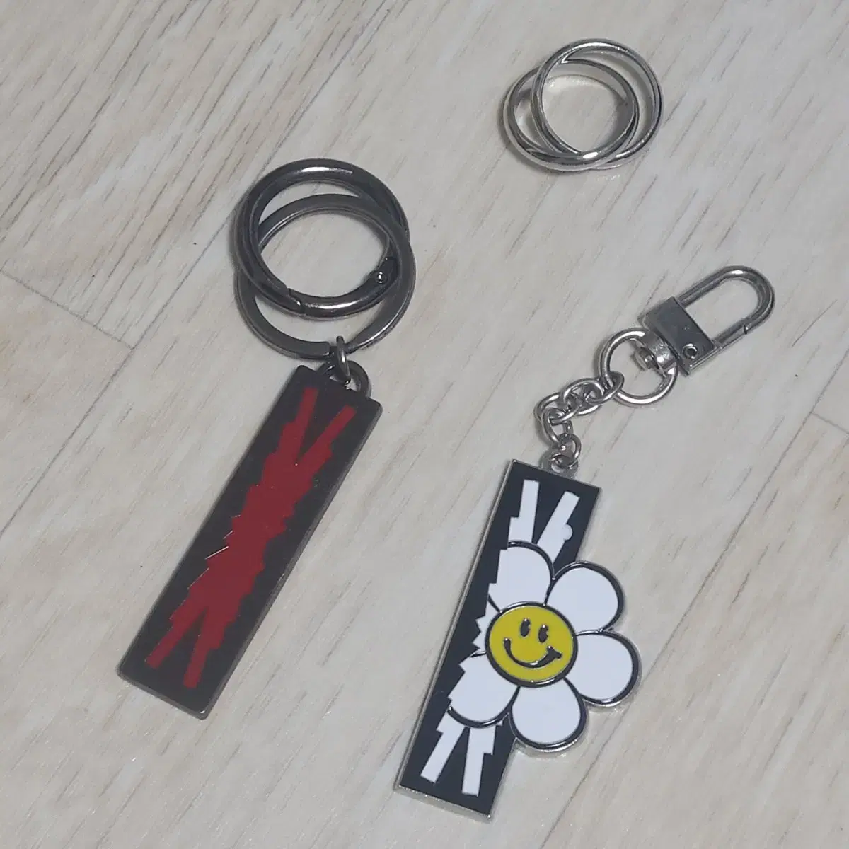 Le Sserafim Wiggle Wiggle Keyring, Flame riize Keyrings, Rings