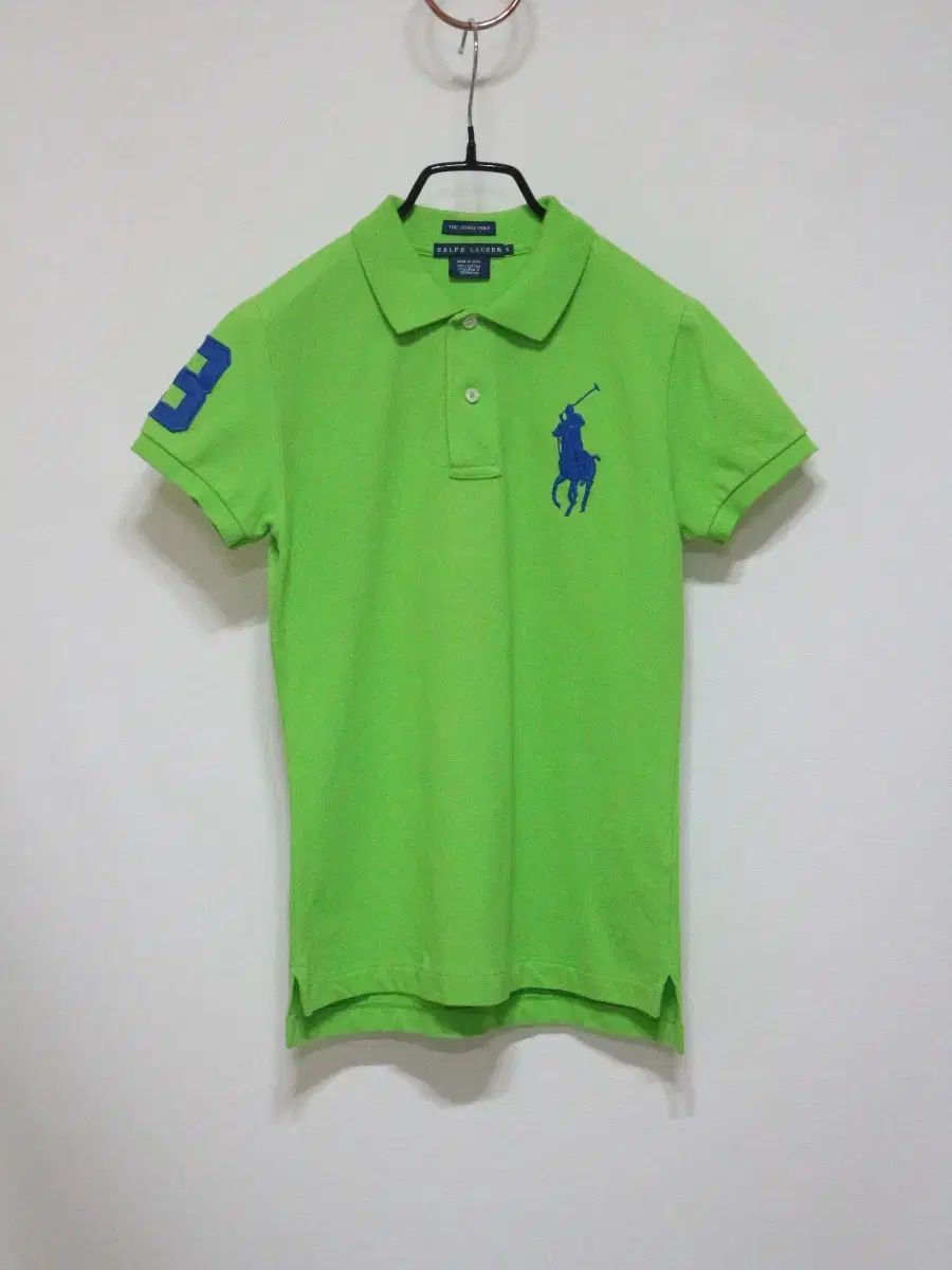 Selling a luxury polo ralph lauren women's polo shirt (genuine).