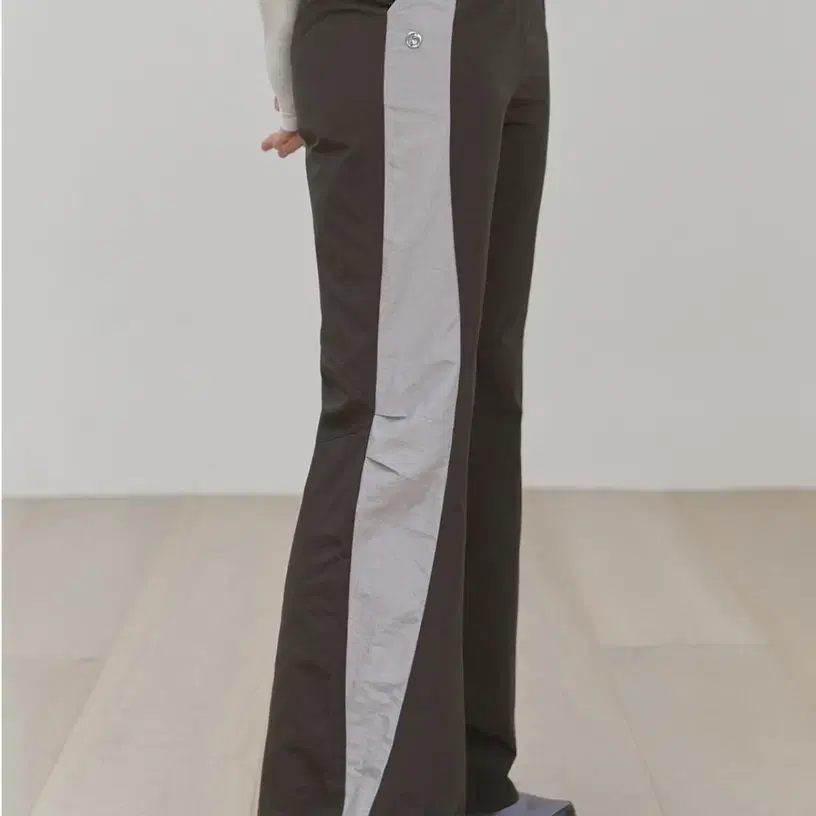 Oheshio Windbreaker Pants / 오헤시오 바지