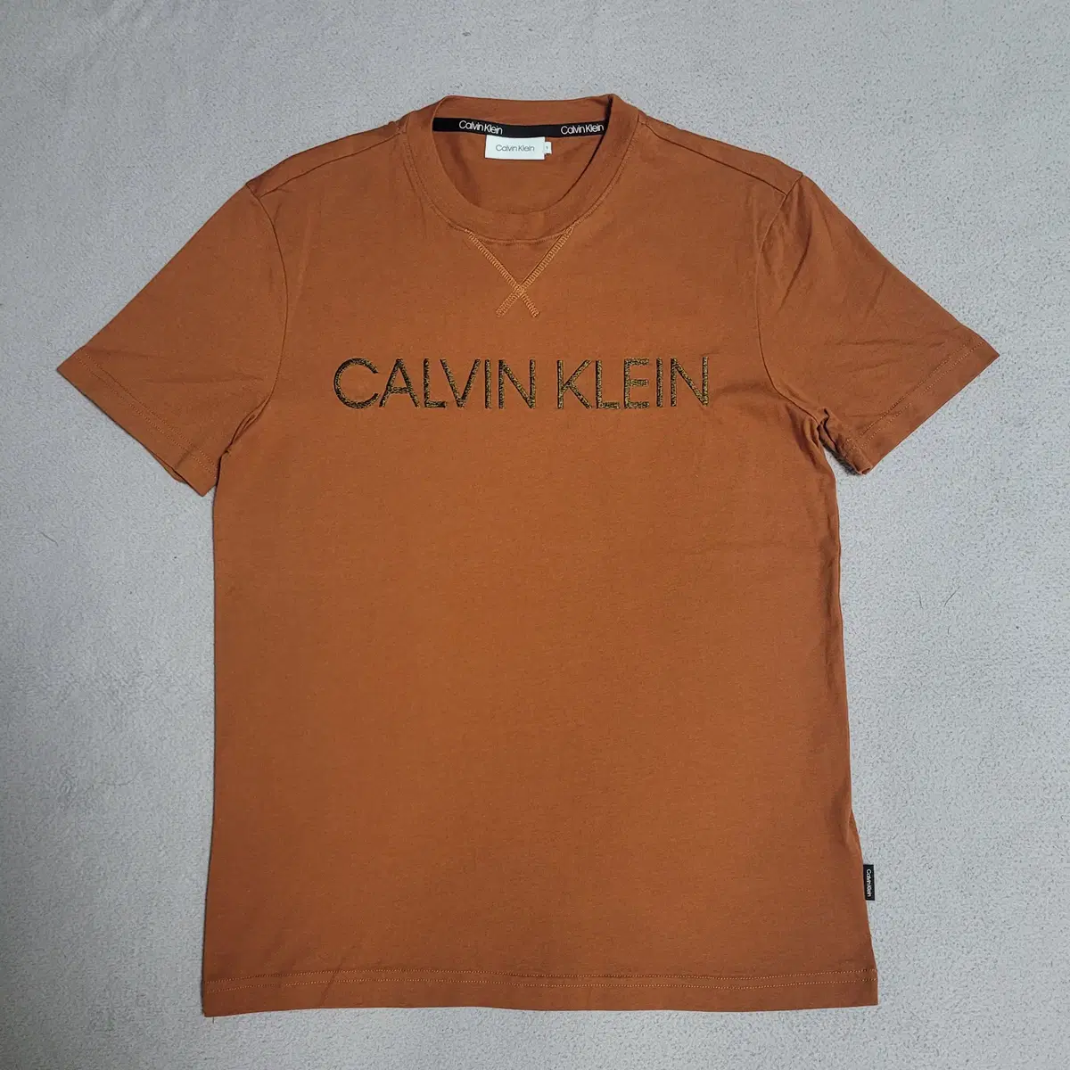 [90~95] Calvin Klein Logo Short Sleeve Round Neck T-ShirtS