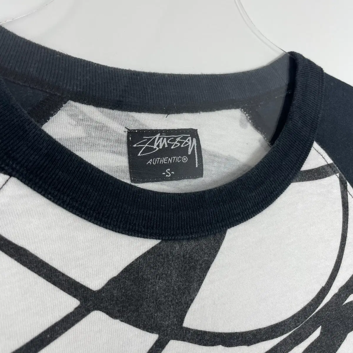 스투시 퓨츄라 래글런 반팔 티셔츠 stussy futura