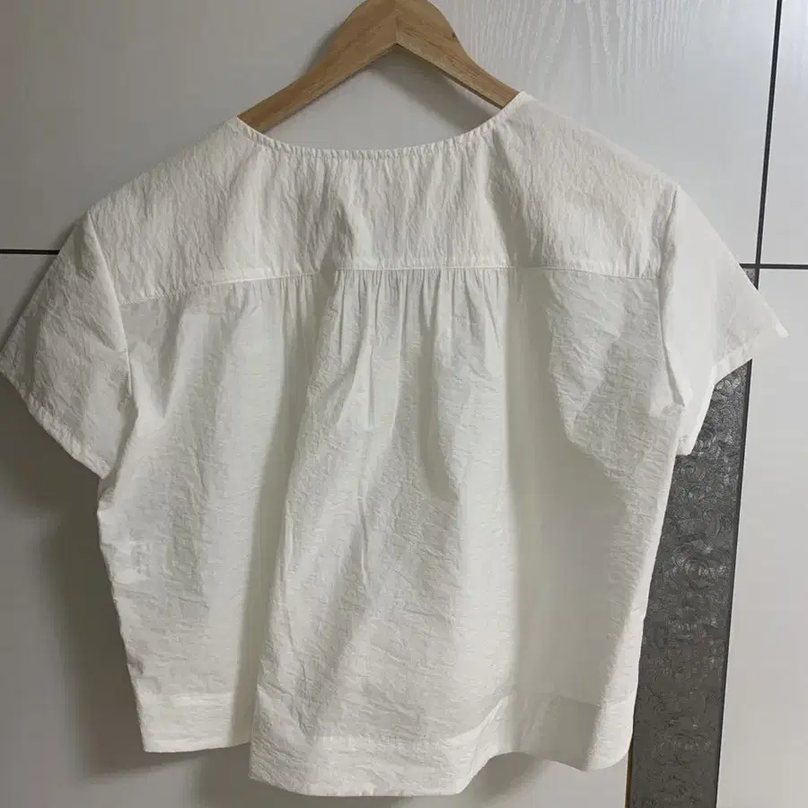 샵마그넷 wrinkle round blouse 새상품