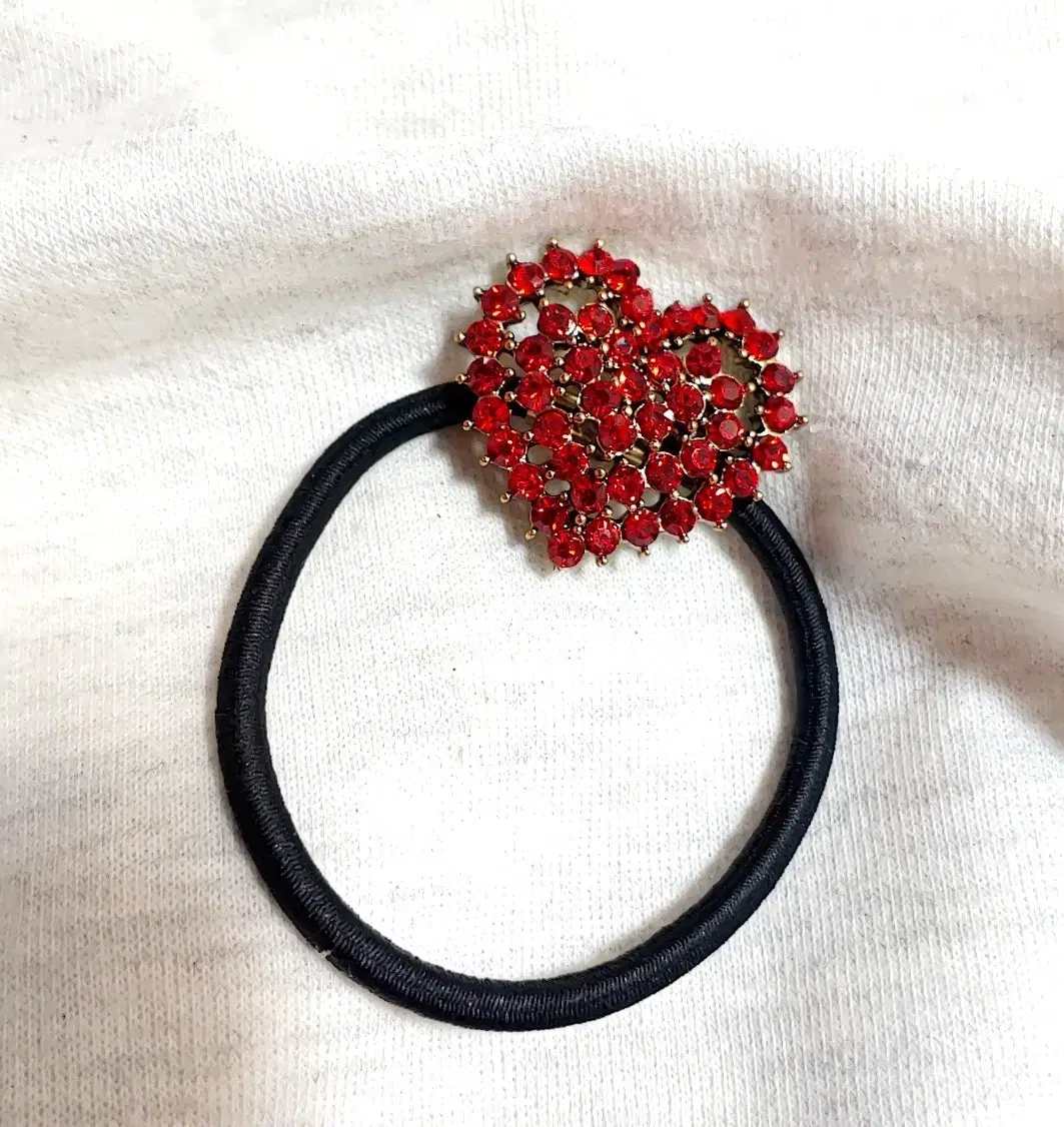 * Antique Red Cubic Heart Ponytail 3cm