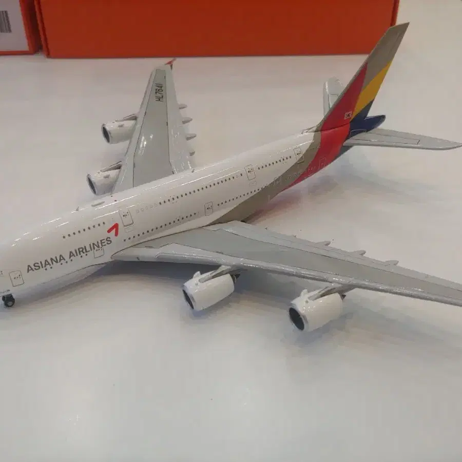 JC WINGS 1:400 A380-800 아시아나 HL7641