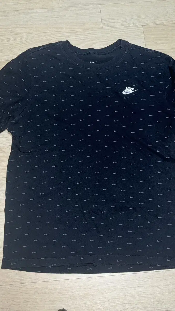 Nike Swoosh Monogram T-Shirt L