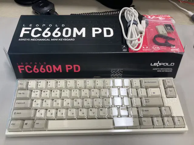 레오폴드 FC660M PD 기계식 키보드 백축 팝니다