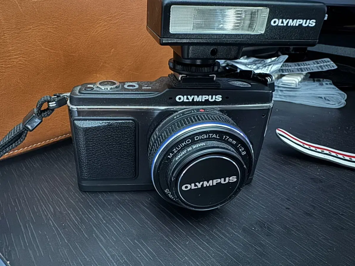 Olympus e-p2 카메라 +m.zuiko 17mm 1:2.8 렌즈