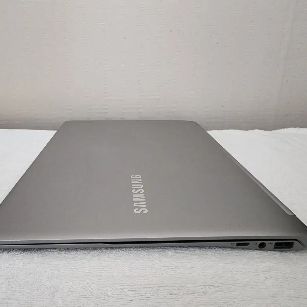 삼성노트북 NT901X3H ( i5-7200U /8G /SSD256G)