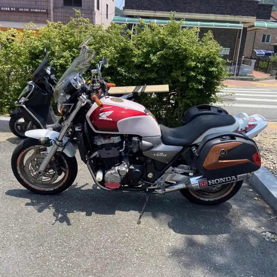 Cb1300sf