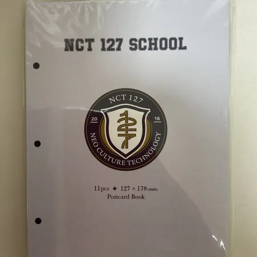 nct 127 hard cover postcard book 미개봉 새상품