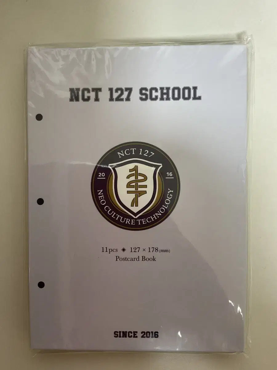 nct 127 hard cover postcard book 미개봉 새상품