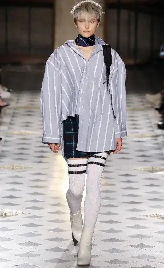 Vetements 16FW Power Shoulder Oversized Striped Shirt Vetements