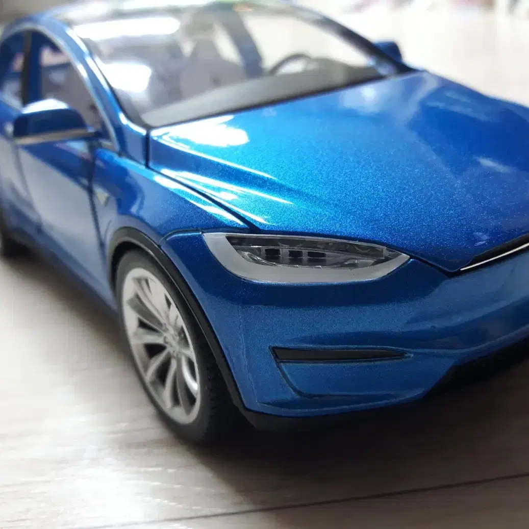 1:24사이즈 테슬라 모델X TESLA MODEL X 블루 미사용 새상품