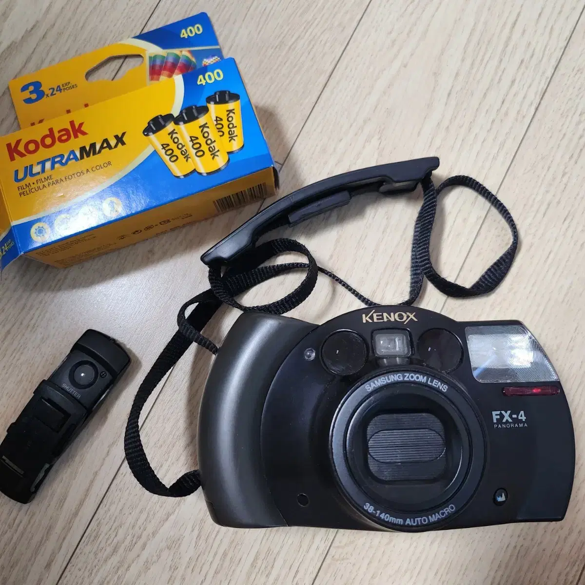 Samsung Kenox FX-4 Film Camera + Remote + Film