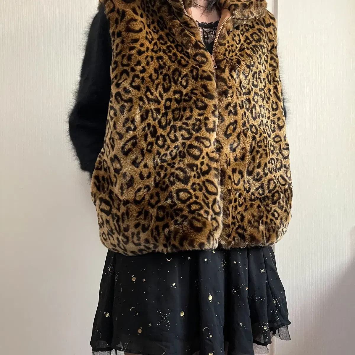 Leopard pattern fake fur vest