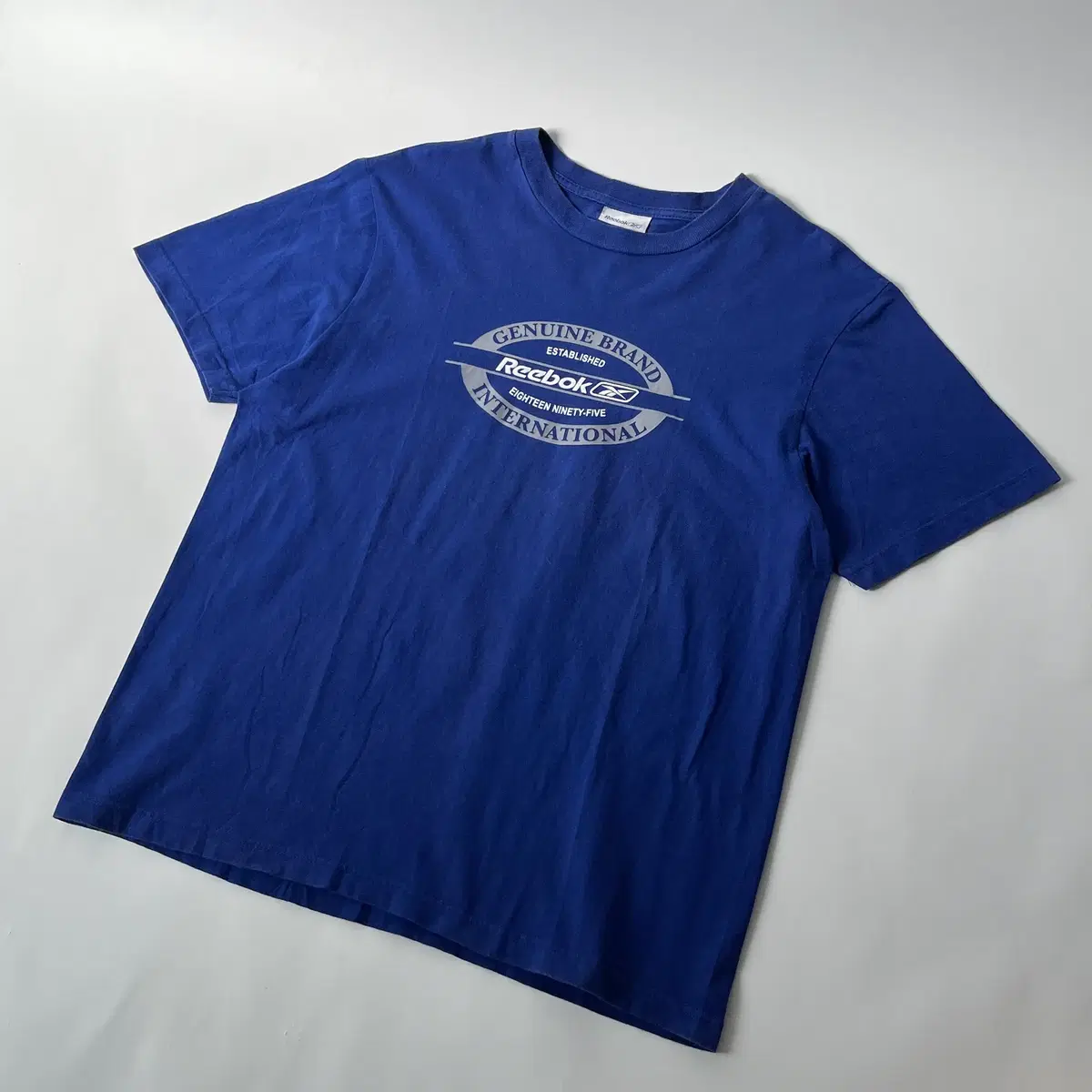 REEBOK 00's T-shirt ( made in CANADA )