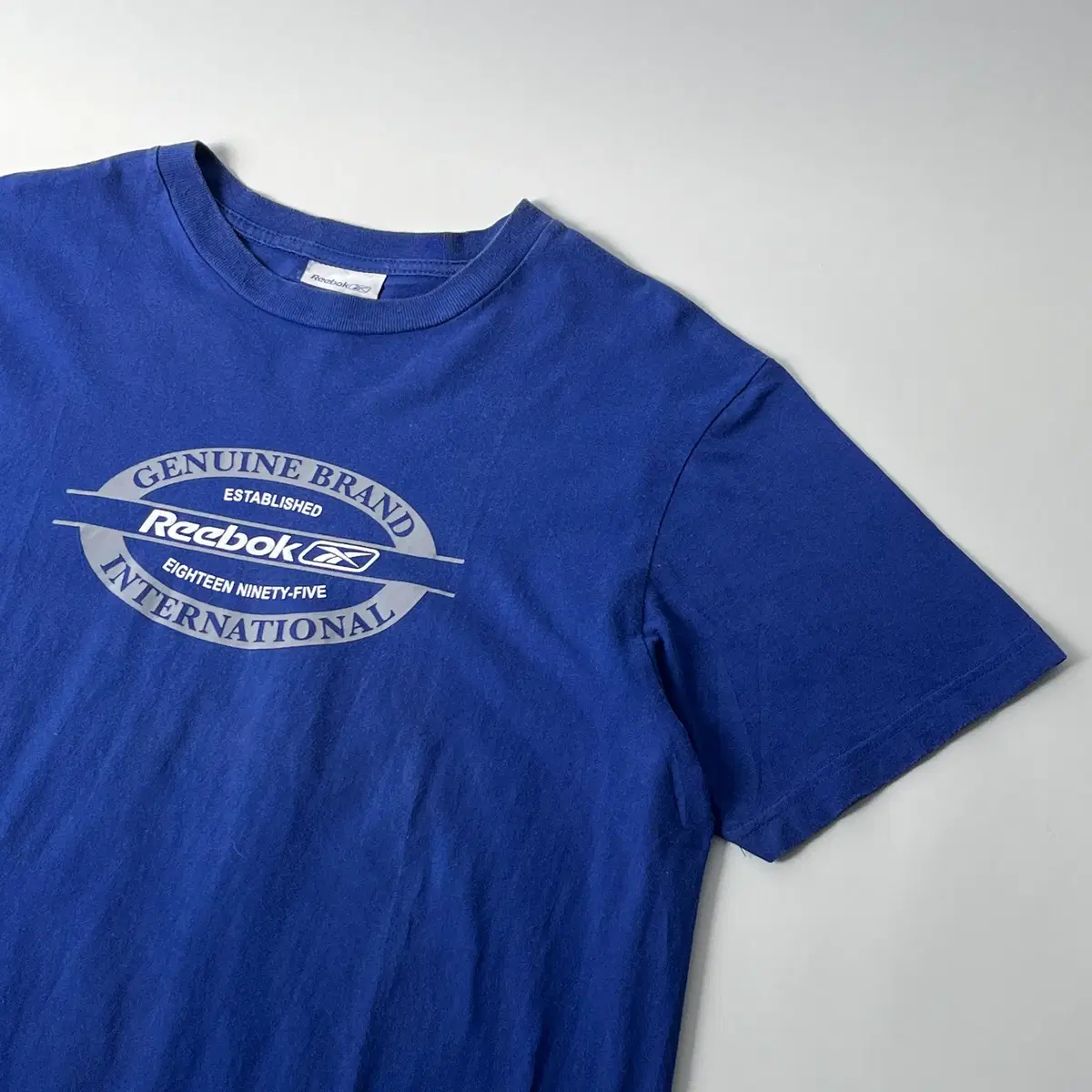 REEBOK 00's T-shirt ( made in CANADA )