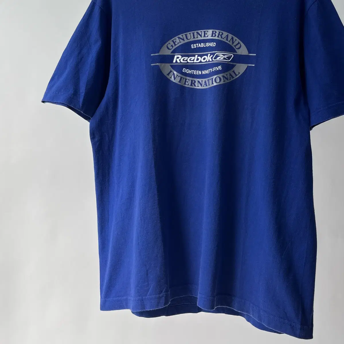 REEBOK 00's T-shirt ( made in CANADA )