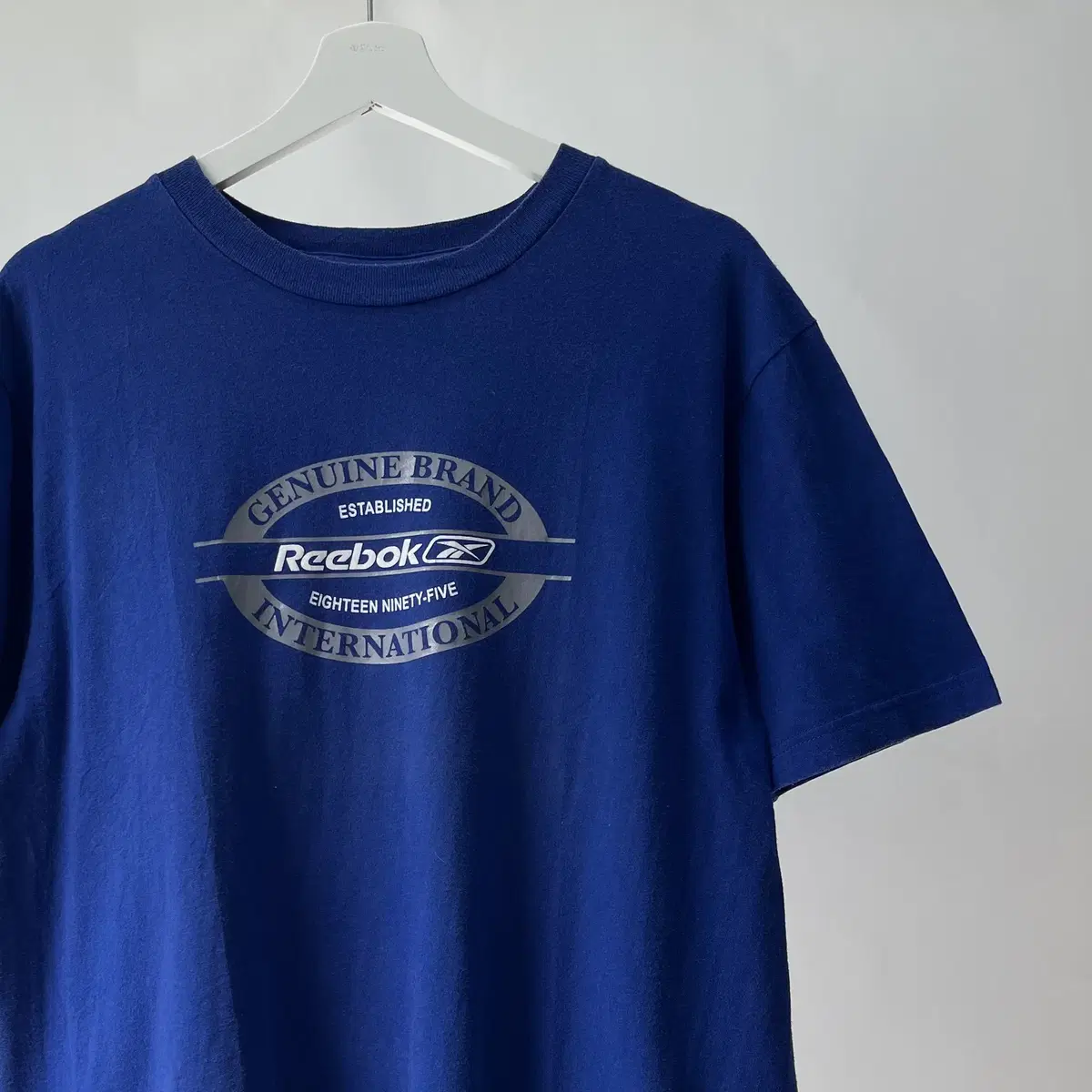 REEBOK 00's T-shirt ( made in CANADA )