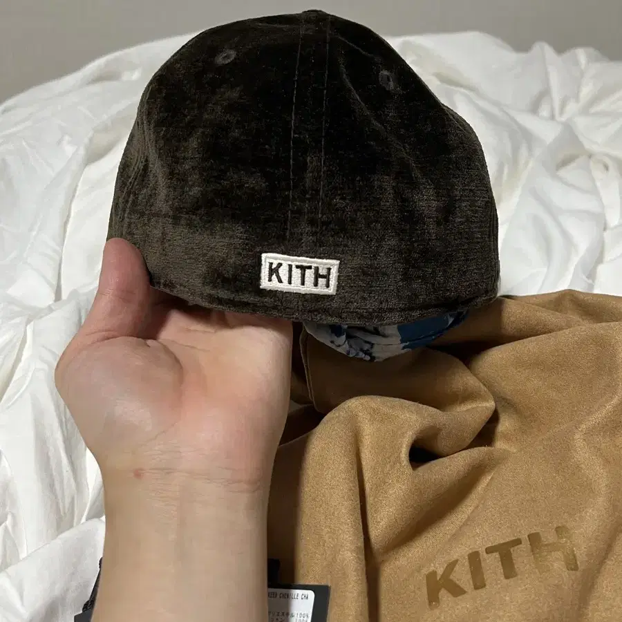 KITH 뉴에라 뉴욕 양키스 벨벳 볼캡 사이즈 7 1/8