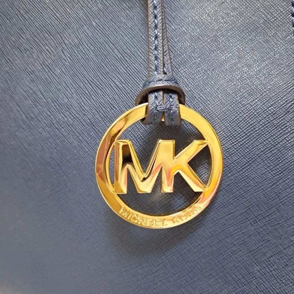 (새것) 마이클코어스 가방 Michael Kors 서튼 크로스백 가죽 핸