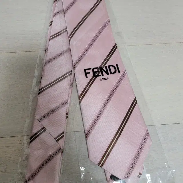 FENDI 넥타이