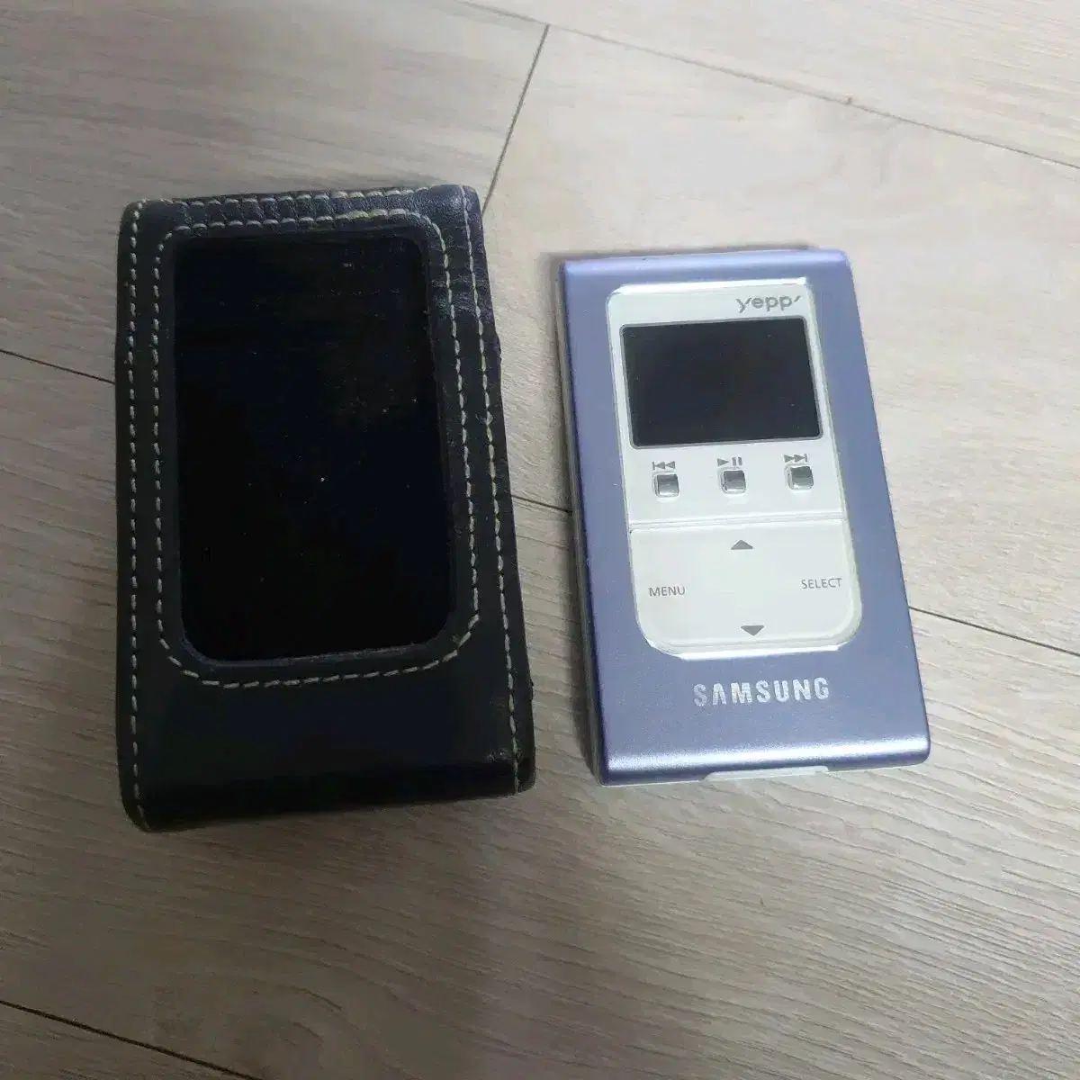 Samsung YH-820 6GB mp3 parts