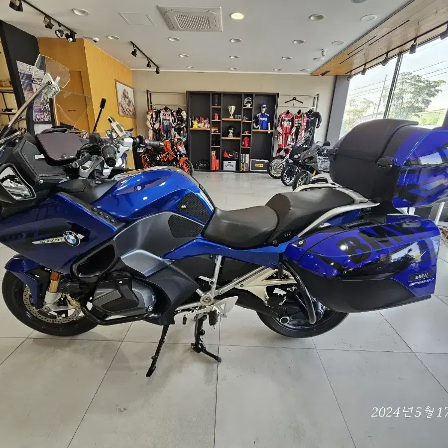 23년식 BMW R1250RT판매합니다