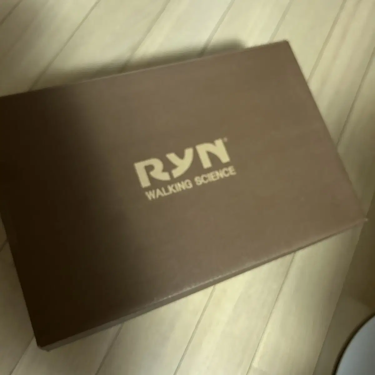 (새상품)Ryn 230 봄 여름 쿨운동화, 쿨워킹화, 통풍운동화