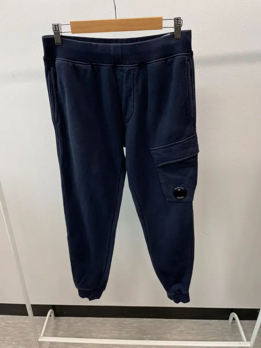 30) CP Company Ren Jogger Pants