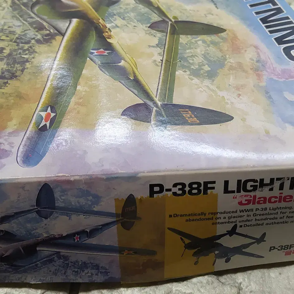 아카데미과학 1/48 P-38F 라이트닝 글래시어 걸