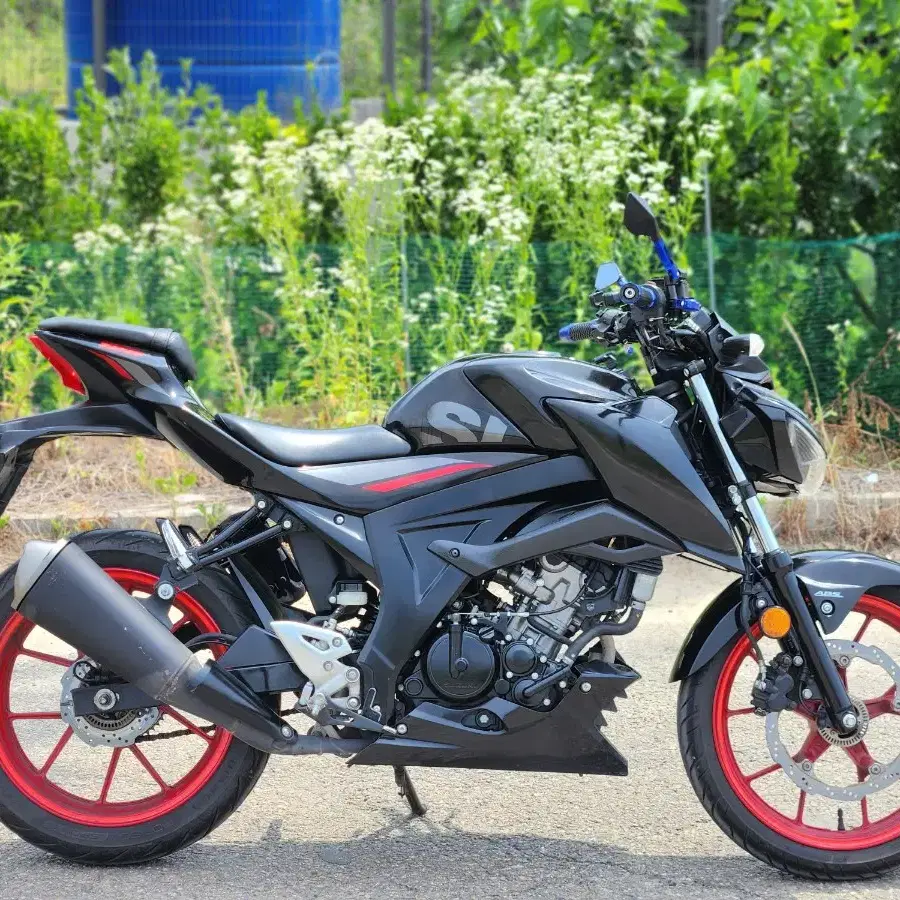 스즈끼gsxs125  19년식 2만키로 235만원 검빨