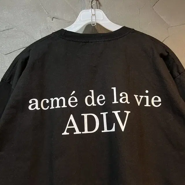 [M] ADLV 아크메드라비 빅프린팅 티셔츠