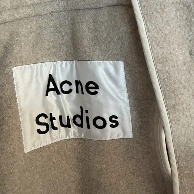 아크네 코트Acne Studios Olaia Wool coat