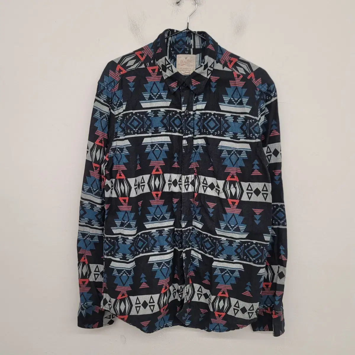 [100/L] Heritage C. pattern shirt for sale.