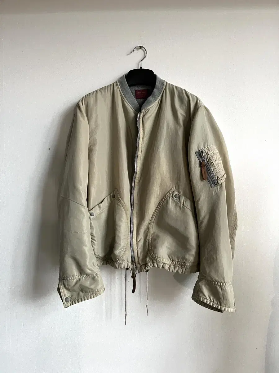 Dezert+ 90s nylon bomber